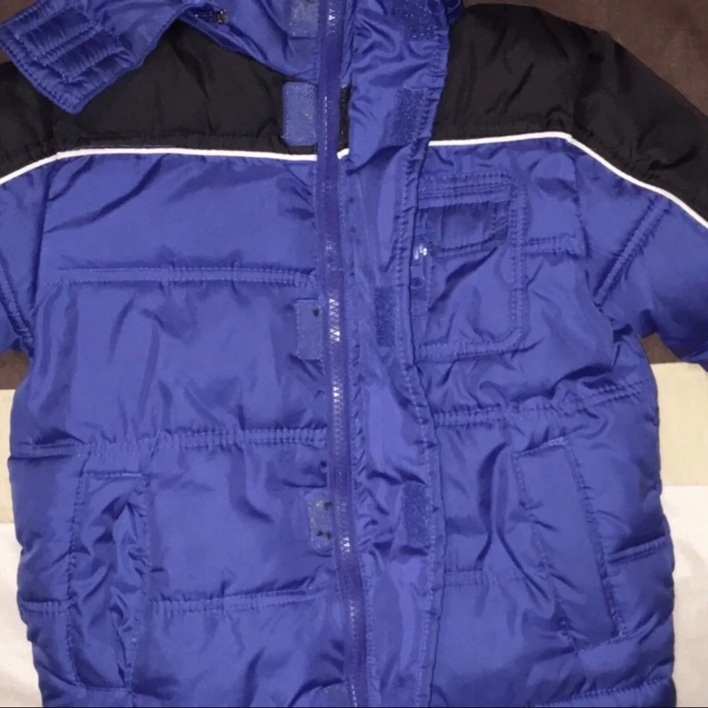 TIMBER Boy's Blue, Black And White Winter Coat Size Small 4